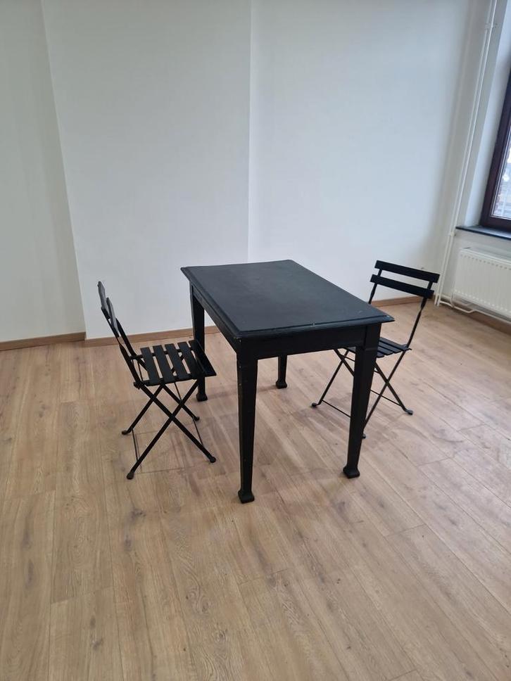 Ensemble table + 2 chaises pliantes noires, Antiek en Kunst, Antiek | Meubels | Tafels, Ophalen