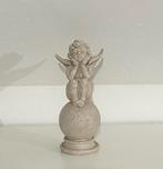 Beeld , zittende engel, Enlèvement, Comme neuf