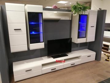 Compleet tv meubel incl leds (verschillende modellen) beschikbaar voor biedingen