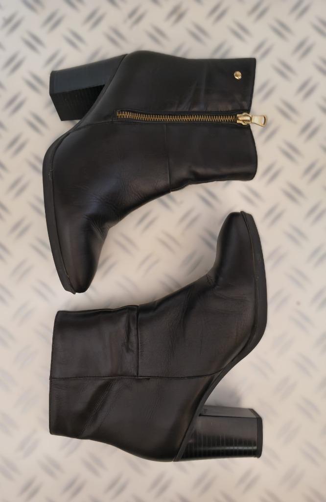 Bottines PIKOLINOS Espagne en cuir neuf noir Confortable, Vêtements | Femmes, Chaussures, Comme neuf, Boots et Botinnes, Noir