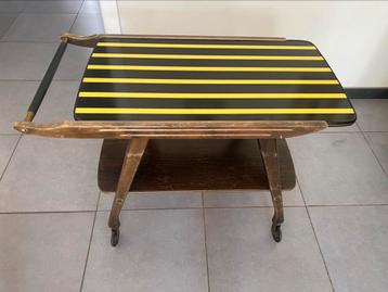 Petite table a roulettes, Enlèvement, Utilisé