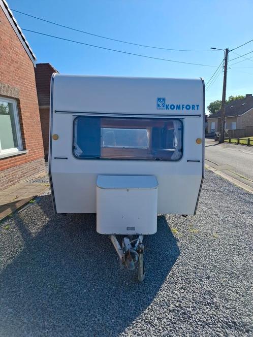 Charmante vintage caravan te koop – minder dan 750 kg!, Caravans en Kamperen, Caravans, Particulier, tot en met 3, 500 - 750 kg