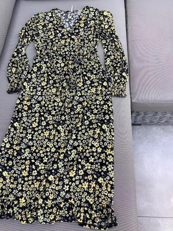 Kleed Only xs beschikbaar voor biedingen