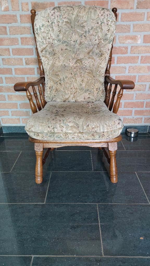 eenpersoons fauteuil met armleuning en kussen, Huis en Inrichting, Fauteuils, Gebruikt, Hout, Stof, 50 tot 75 cm, Minder dan 75 cm