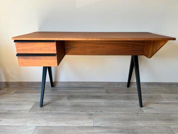 Bureau Furnified walnoot fineer, Enlèvement, Comme neuf, Bureau