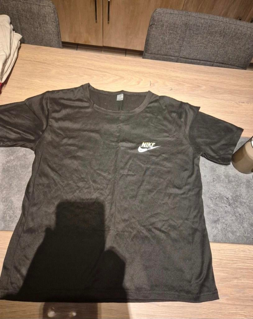 Nike shirt maat L, Kleding | Heren, T-shirts, Ophalen of Verzenden, Maat 52/54 (L)