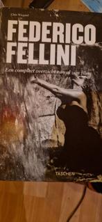 Federico Fellini/Un aperçu complet de tous ses films, Livres, Comme neuf, Enlèvement ou Envoi