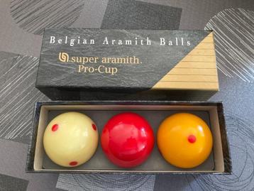 Belgian  Aramith  Balls  beschikbaar voor biedingen