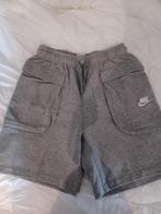 Nike jongens short, Enfants & Bébés, Vêtements enfant | Taille 164, Comme neuf, Garçon, Enlèvement ou Envoi, Pantalon