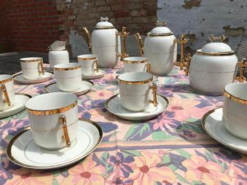 Zeer origineel koffieservies in porselein. beschikbaar voor biedingen