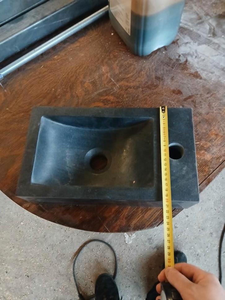 Massieve natuurstenen wasbak (arduin) – €95, Bricolage & Construction, Sanitaire, Neuf, Lavabo, Pierre, Enlèvement ou Envoi