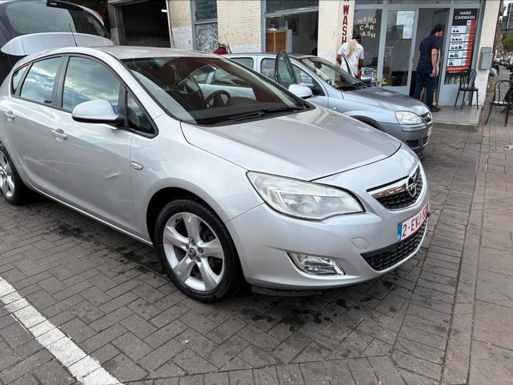 Opel astra 1.3 rijd perfect, Auto's, Opel, Particulier, Astra, Elektrische ramen, Lichtsensor, Metaalkleur, Mistlampen, Parkeersensor