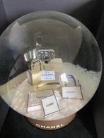 Chanel sneeuwbol glazen bol, Antiek en Kunst