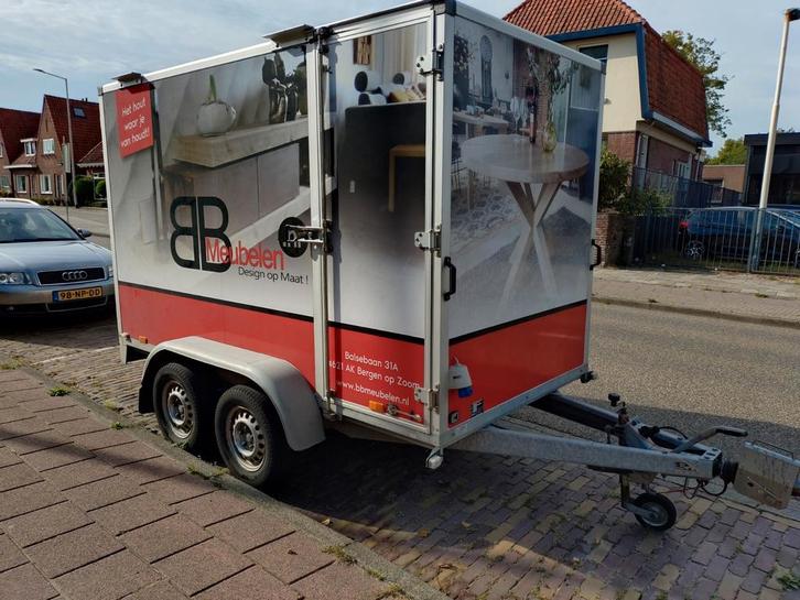 Saris gesloten aanhanger met afmetingen 300cm lang, 150cm, Auto diversen, Aanhangers en Bagagewagens, Zo goed als nieuw, Ophalen