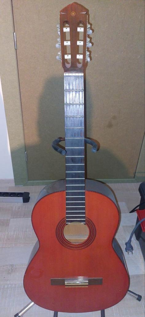 Yamaha klassieke gitaar van ongeveer 40 jaar, Muziek en Instrumenten, Snaarinstrumenten | Gitaren | Akoestisch, Gebruikt, Ophalen