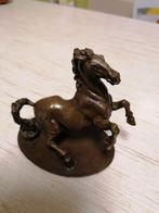 paire en bronze, Enlèvement