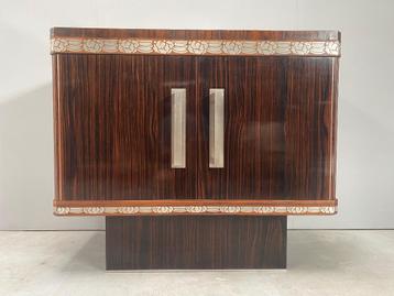Art Deco buffet in macassar beschikbaar voor biedingen