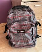 Grand sac à dos Eastpak élégant avec 3 poches, Bijoux, Sacs & Beauté, Sacs | Cartables, Enlèvement ou Envoi, Comme neuf