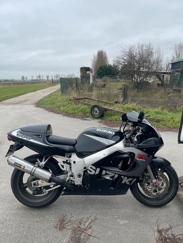 Gsxr srad 600 beschikbaar voor biedingen