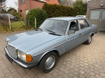 Mercedes 200 D W123 ROESTVRIJ, Auto's, Mercedes-Benz, 4 deurs, Blauw, Particulier, Blauw