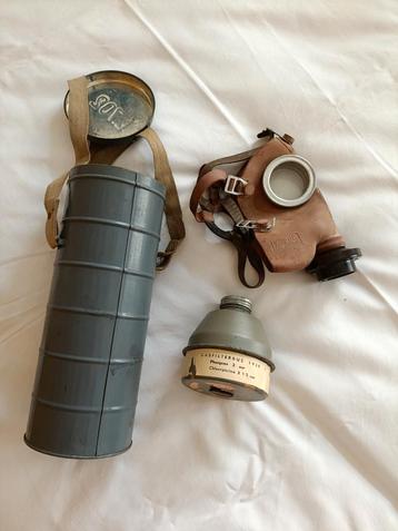 Nederlands gasmasker, type L702 beschikbaar voor biedingen