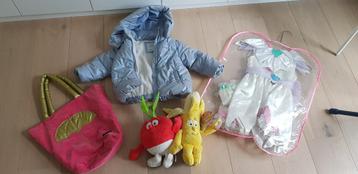 Alles wat er op staat voor meisje van 2 à 3 jaar staat in de beschikbaar voor biedingen