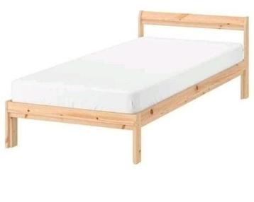 Prachtig nieuw natuurlijk massief grenen bed
90 cm/200 cm
Pr beschikbaar voor biedingen