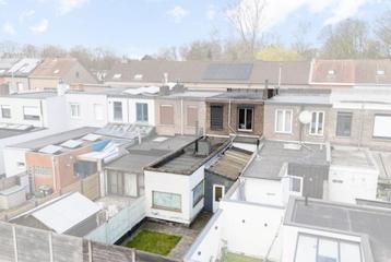 Huis te koop in Sint-Amandsberg, 3 slpks beschikbaar voor biedingen