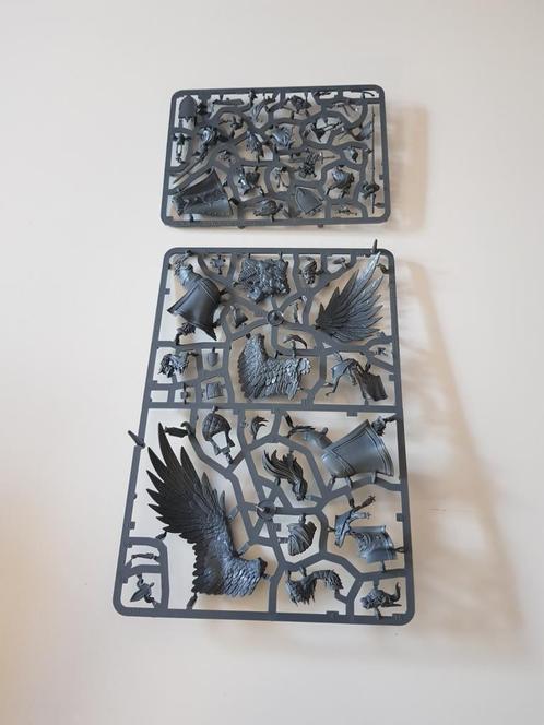warhammer The old world: Bretonnian lord on Royal Pegasus, Hobby en Vrije tijd, Wargaming, Nieuw, Warhammer, Figuurtje(s), Ophalen of Verzenden