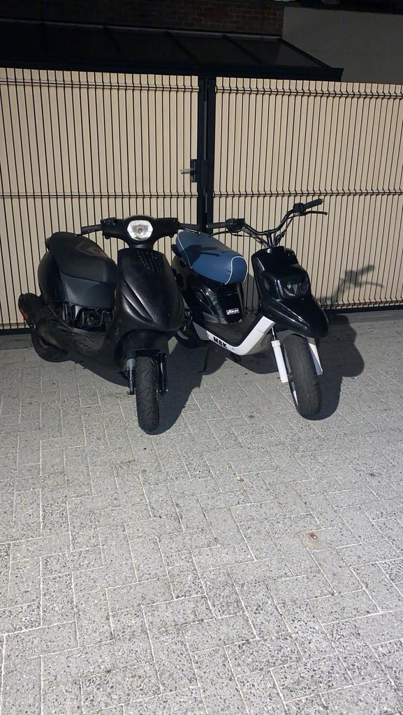 Zip 125cc B klasse m121m blok dd dg, Fietsen en Brommers, Scooters | Piaggio, Zo goed als nieuw, Zip, Klasse B (45 km/u), Tweetakt