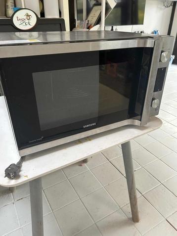 Four combi micro ondes Samsung beschikbaar voor biedingen