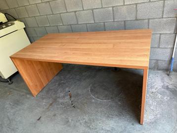 Bureau 80cm x 160cm beschikbaar voor biedingen
