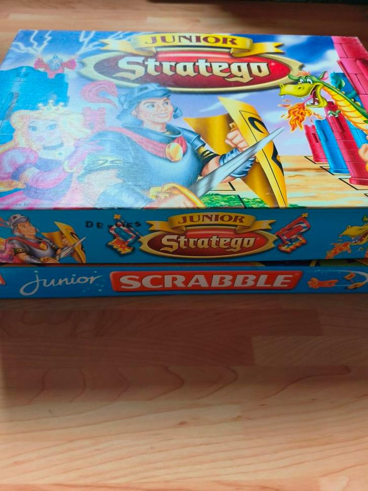 Spel scrabble/strategie junior, Hobby en Vrije tijd, Gezelschapsspellen | Bordspellen, Zo goed als nieuw, Ophalen of Verzenden