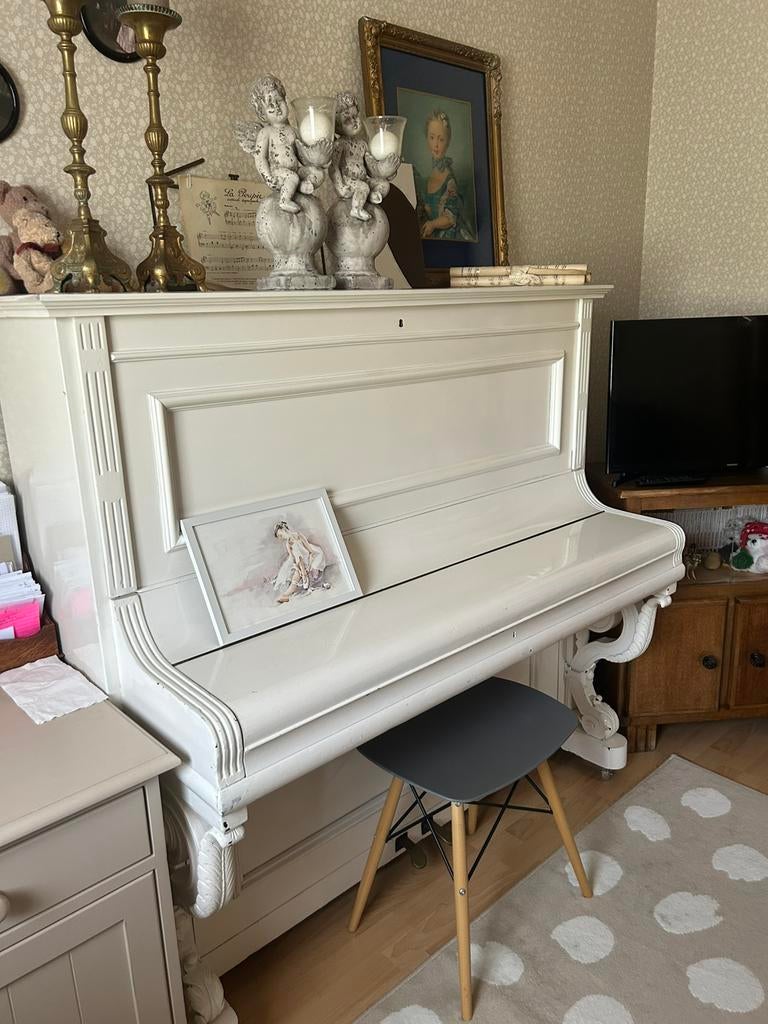 Tres ancien piano droit, Enlèvement