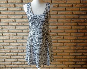 (90)- robe femme t.40 noire et blanc  beschikbaar voor biedingen