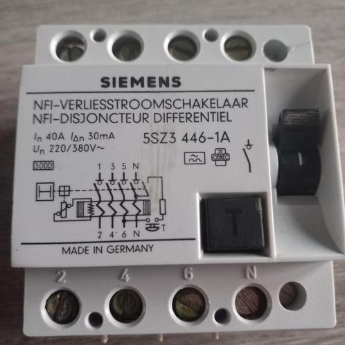 DIFFERENTIËLE STROOMONDERBREKER VAN SIEMENS, Doe-het-zelf en Bouw, Elektriciteit en Kabels, Zo goed als nieuw, Overige typen, Ophalen of Verzenden