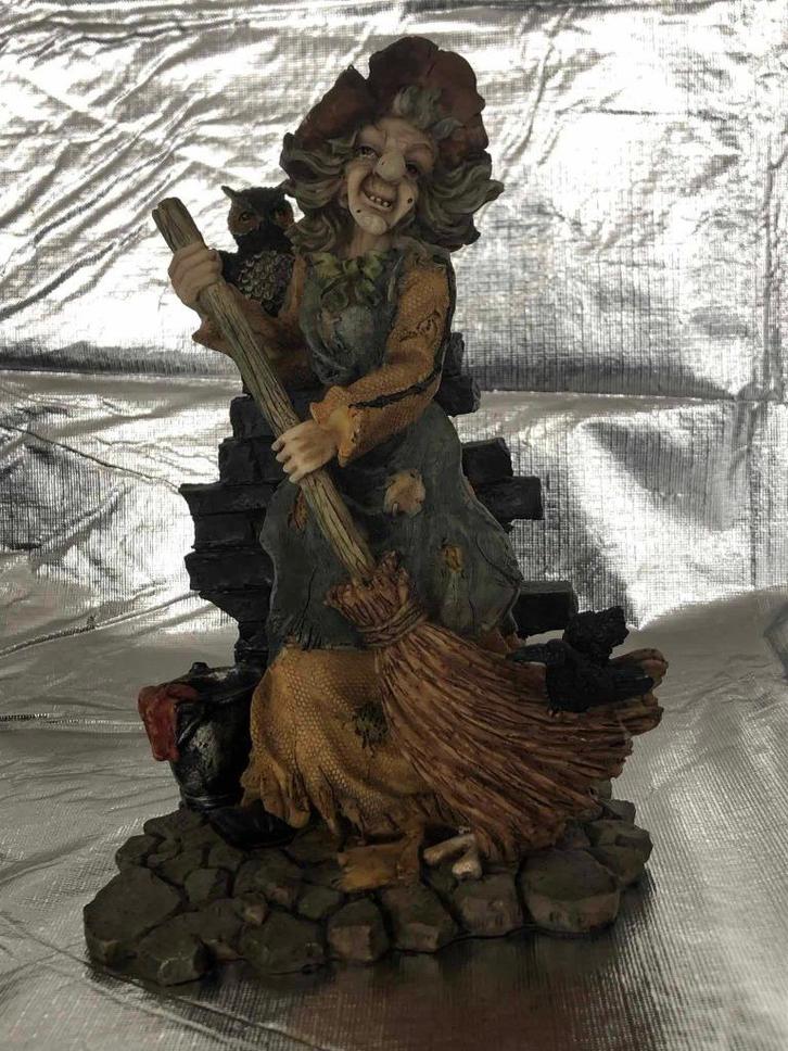 plusieurs grandes sorcières, Collections, Statues & Figurines, Comme neuf, Fantasy, Enlèvement ou Envoi
