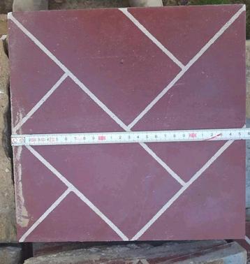 Unieke Antieke/Vintage Rode Terracotta Tegels met Diagonaal beschikbaar voor biedingen