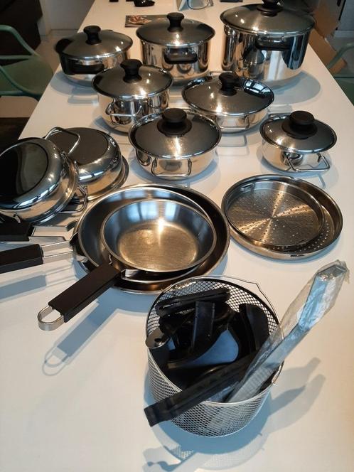 KOOKPOTTEN/PANNENSET "NEW COOKING SYSTEM", Maison & Meubles, Cuisine | Casseroles & Poêles, Comme neuf, Ensemble de casseroles