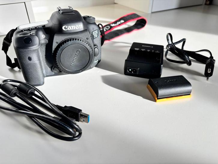 Canon EOS 7D + TAMRON lens 16-300mm, TV, Hi-fi & Vidéo, Appareils photo numériques, Canon, Enlèvement