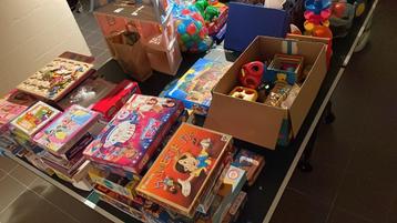 Speelgoed alles compleet en enkel samen af te halen beschikbaar voor biedingen