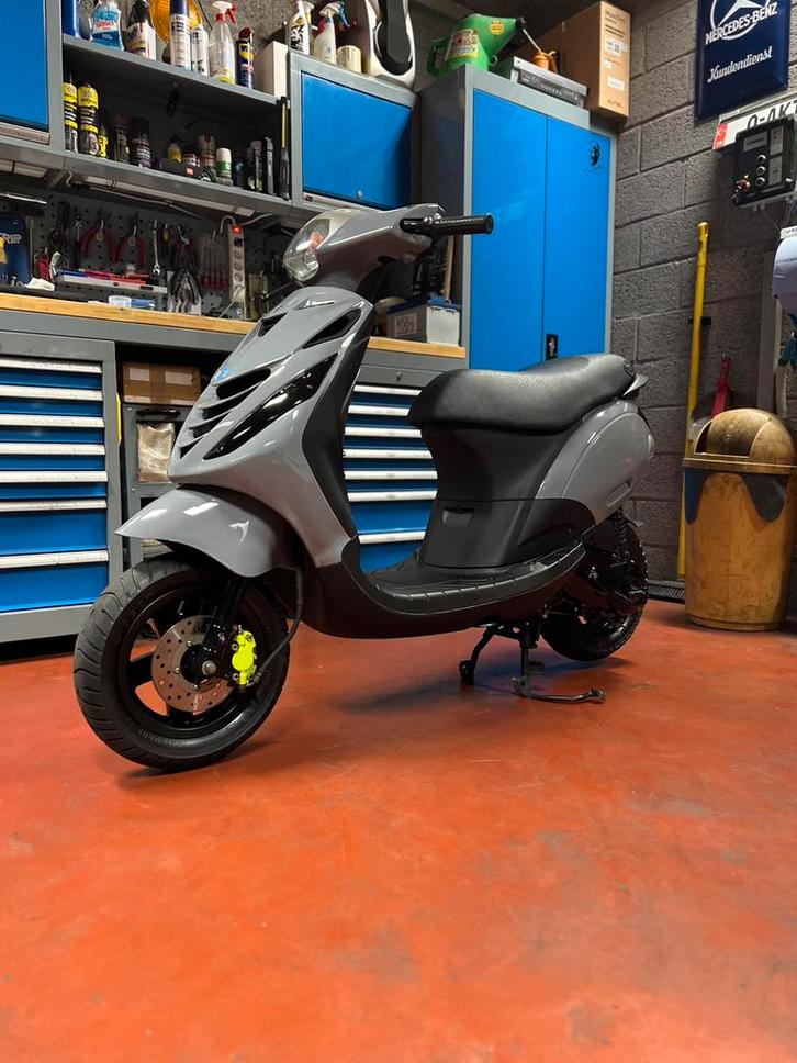 Piaggio zip 2t b klasse, Fietsen en Brommers, Scooters | Piaggio, Gebruikt, Zip, Klasse B (45 km/u), Tweetakt, Ophalen of Verzenden