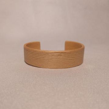 Houten Armband (± 55mm x 45mm) beschikbaar voor biedingen