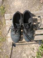 Zwarte voetbalschoenen zonder toppen maat 45, Sport en Fitness, Ophalen of Verzenden