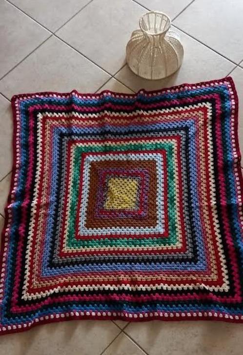 gehaakt kleurrijk doekje + gehaakte lampekap, Hobby en Vrije tijd, Breien en Haken, Zo goed als nieuw, Haken, Ophalen of Verzenden
