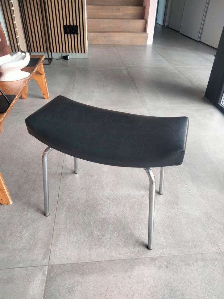 Vintage tabouret Meurop Guariche model Taureau, Huis en Inrichting, Zetels | Voetbanken en poefs, Gebruikt, Ophalen of Verzenden