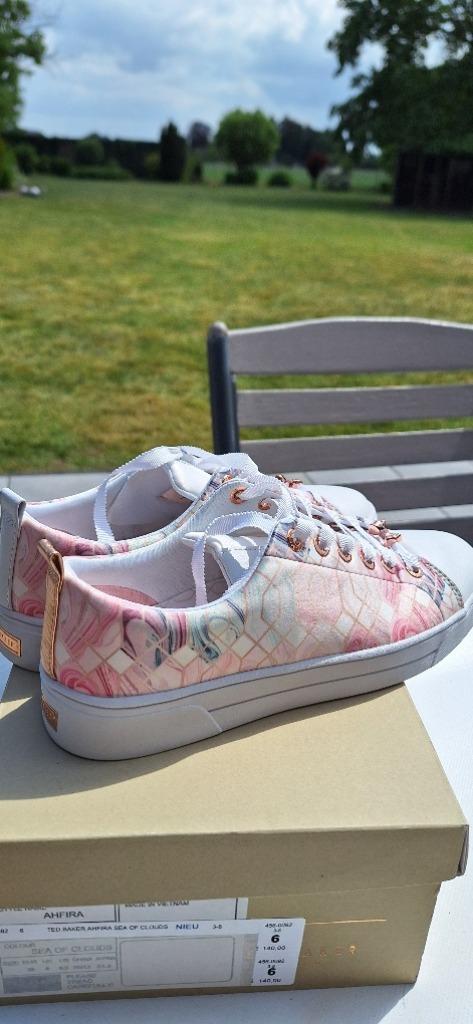 Ted Baker sneakers, Kleding | Dames, Schoenen, Zo goed als nieuw, Sneakers, Roze, Verzenden