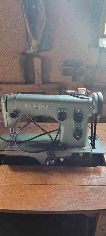 Naaimachine Husqvarna Combina vintage, Antiek en Kunst, Antiek | Naaimachines, Ophalen