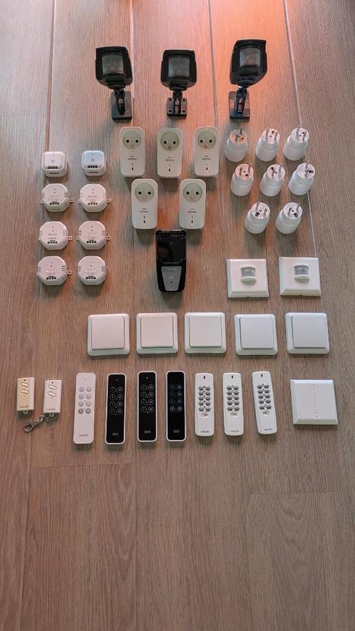 Domotique -  Prises Chacon/DIO (40 pieces), Doe-het-zelf en Bouw, Elektriciteit en Kabels, Gebruikt, Schakelaar, Ophalen