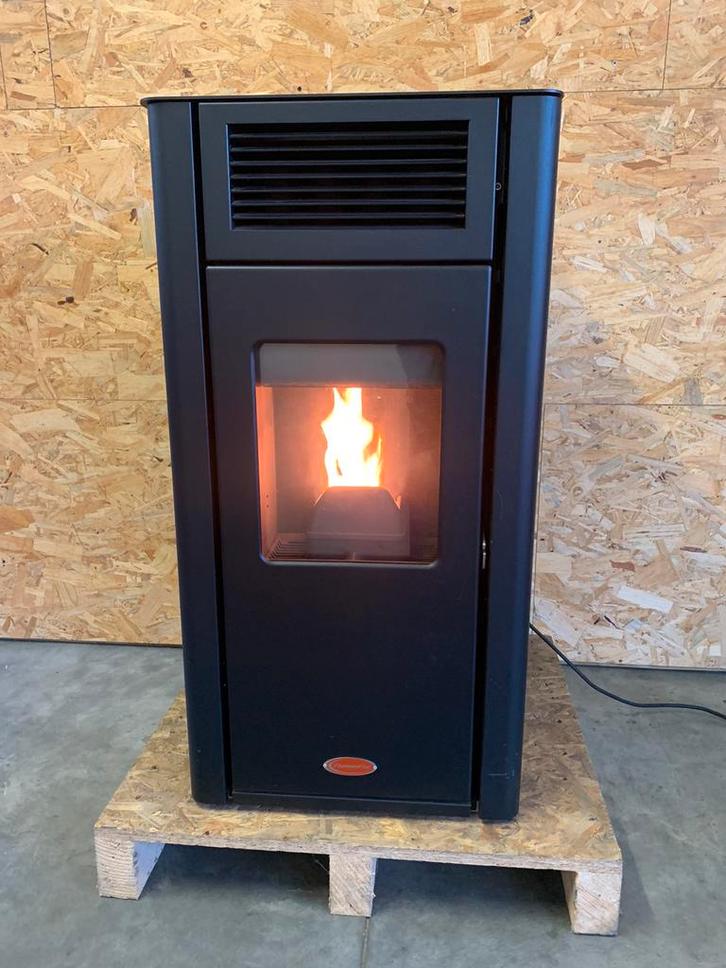 Zelfreinigende pelletkachel, Maison & Meubles, Poêles, Utilisé, Autoportant, Poêle à granulés, Autres carburants, Enlèvement